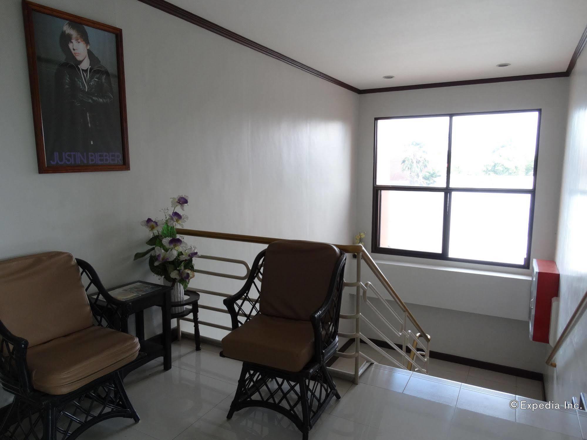 Ruemango Apartelle And Suites Davao City Kültér fotó
